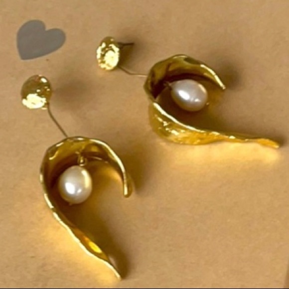 Zara golden earrings with mother Perls - Picture 1 of 2